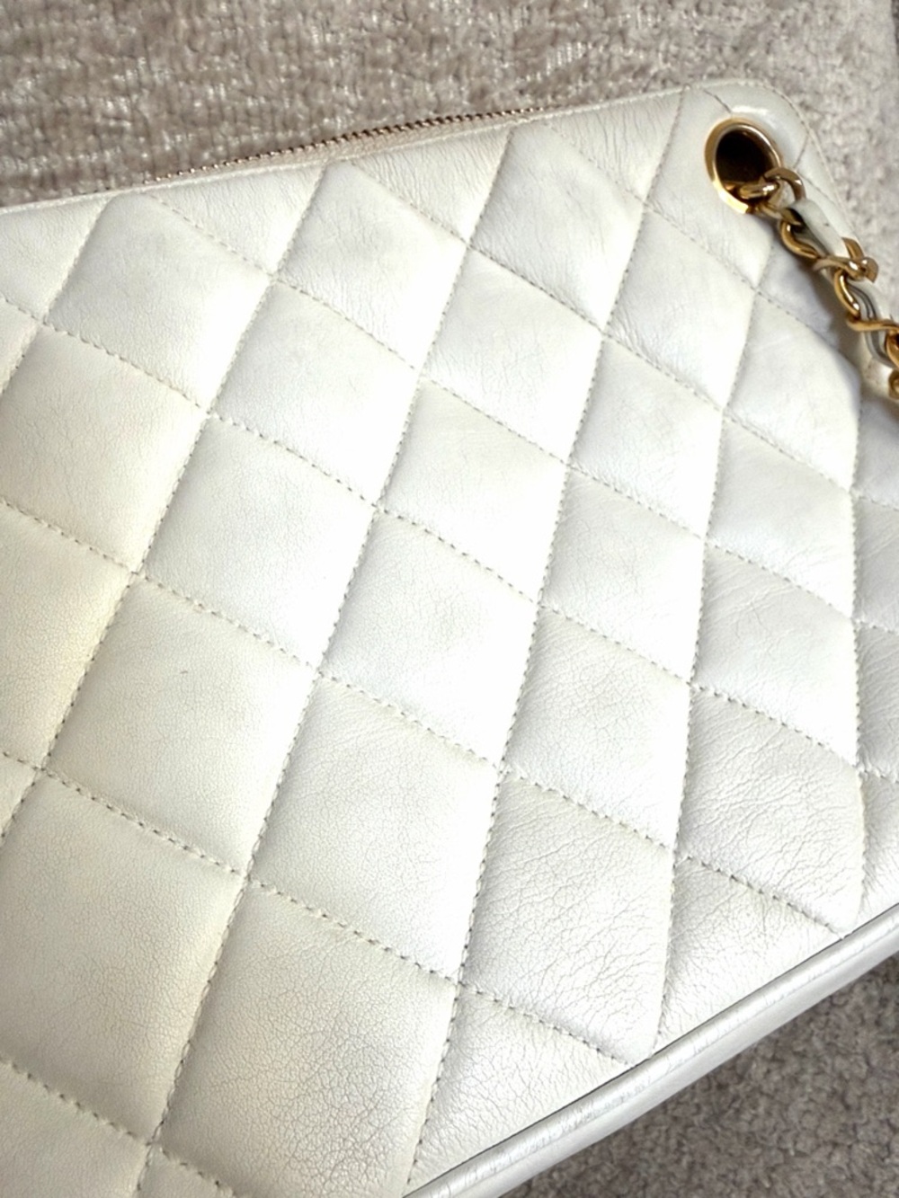 CHANEL Vintage White Bag - Picture 11 of 15